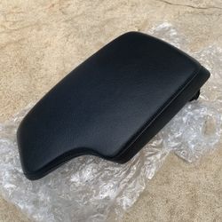 2013 BMW 335i xDrive Leather Armrest