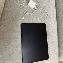 iPad Pro 11 (256 GB) In Like New Condition