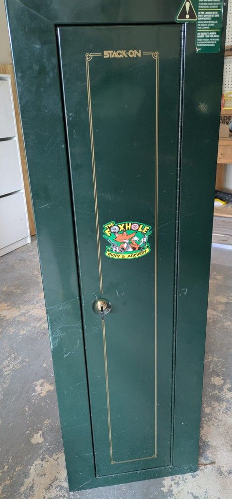 Stack-on 10 Long Gun Storage Cabinet
