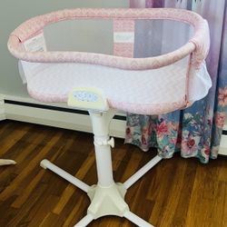 Halo Baby Bassinet 360 turn around  