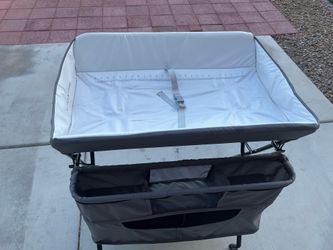 FOLDABLE BABY CHANGING TABLE