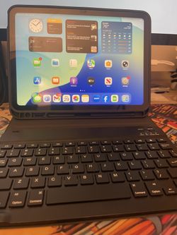 Apple 10th Generation w/Keyboard