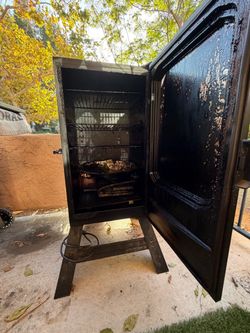 Electric smoker