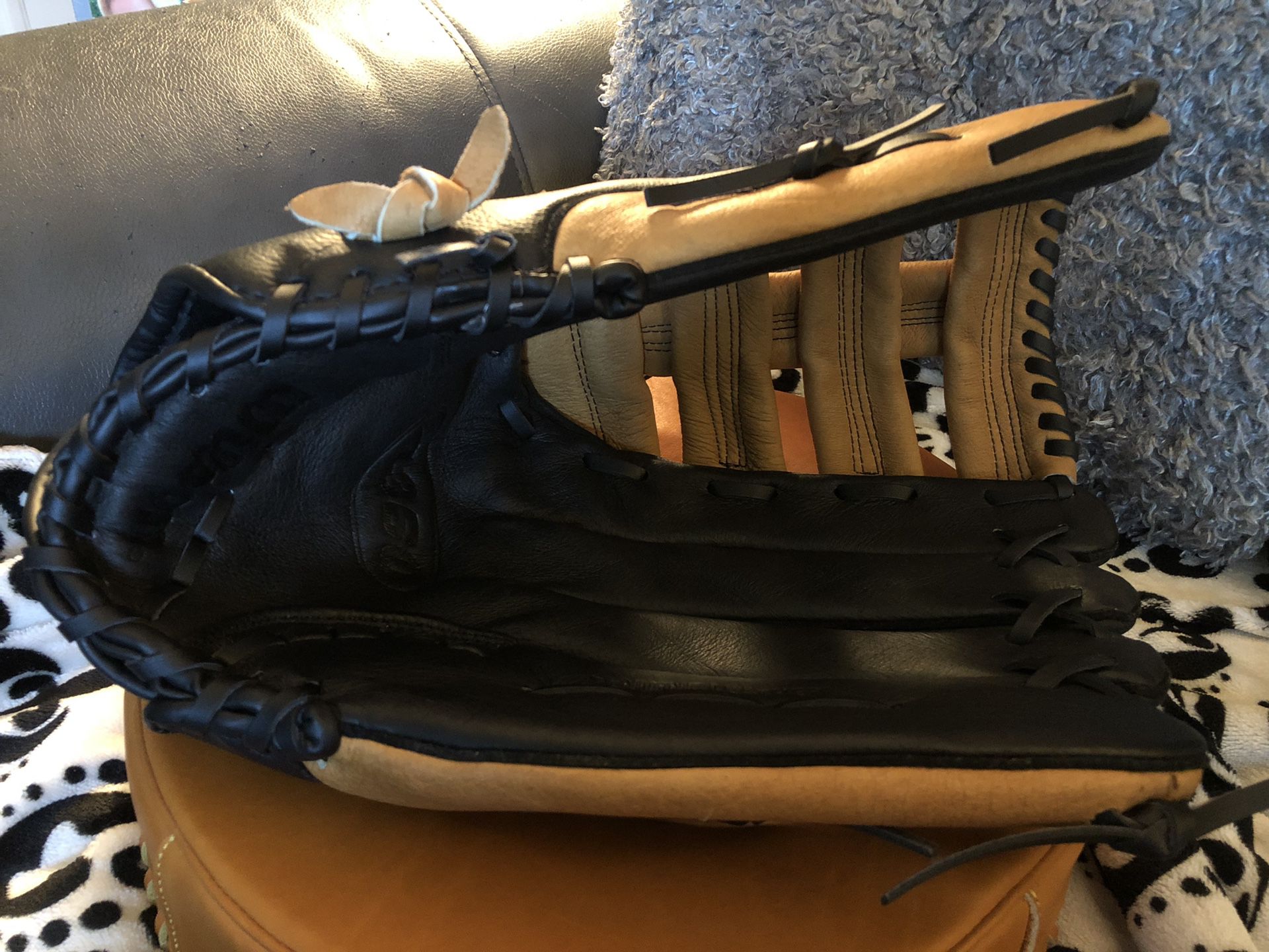 15” Wilson A360 softball glove