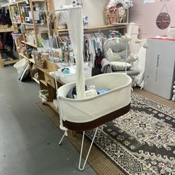 Snoo With netting And Cloud mobile + 8 Sleepsacks!