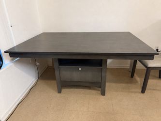 Table with 4 chairs