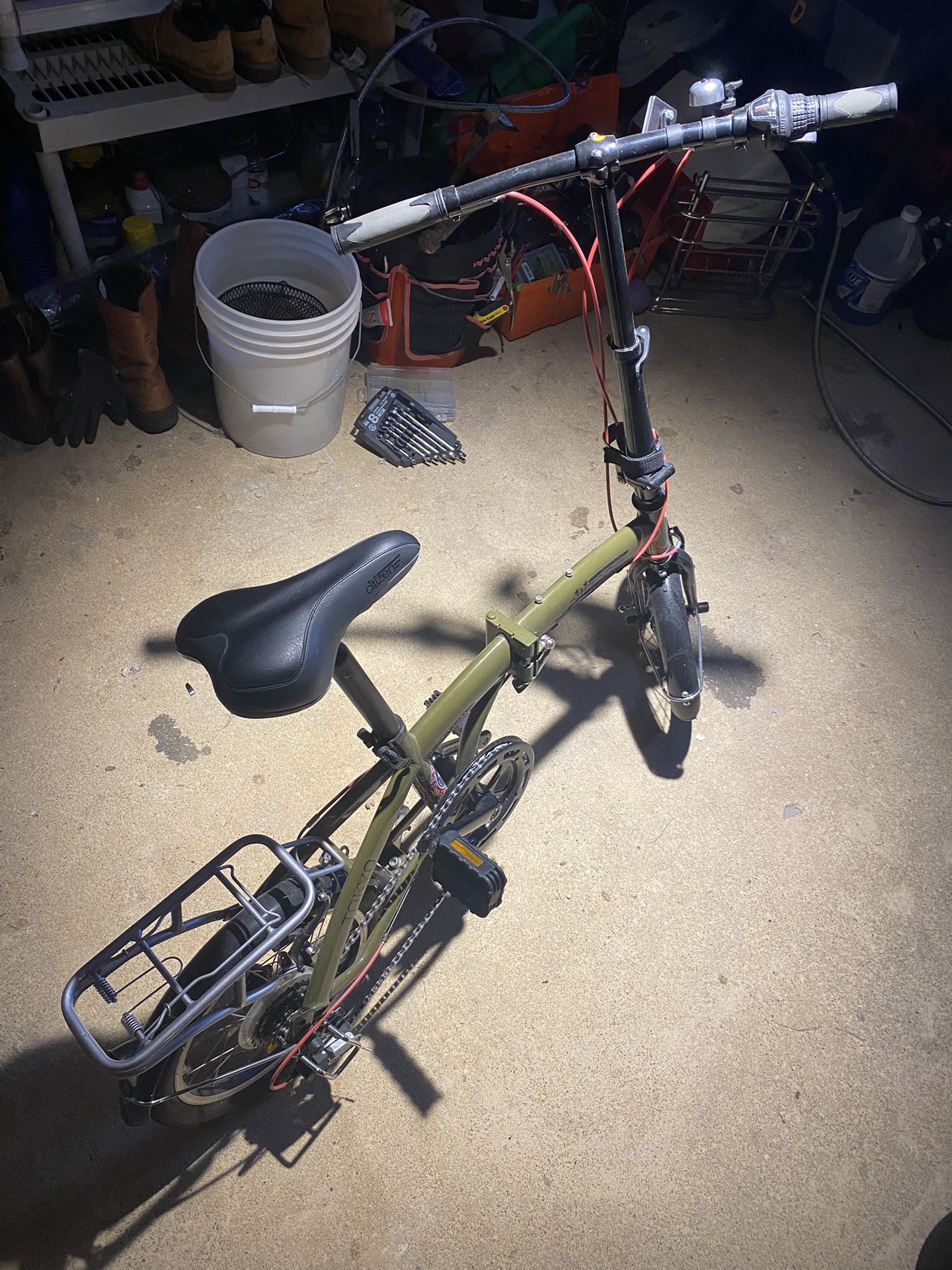 Citizen 6-speed 16’ foldable bike 