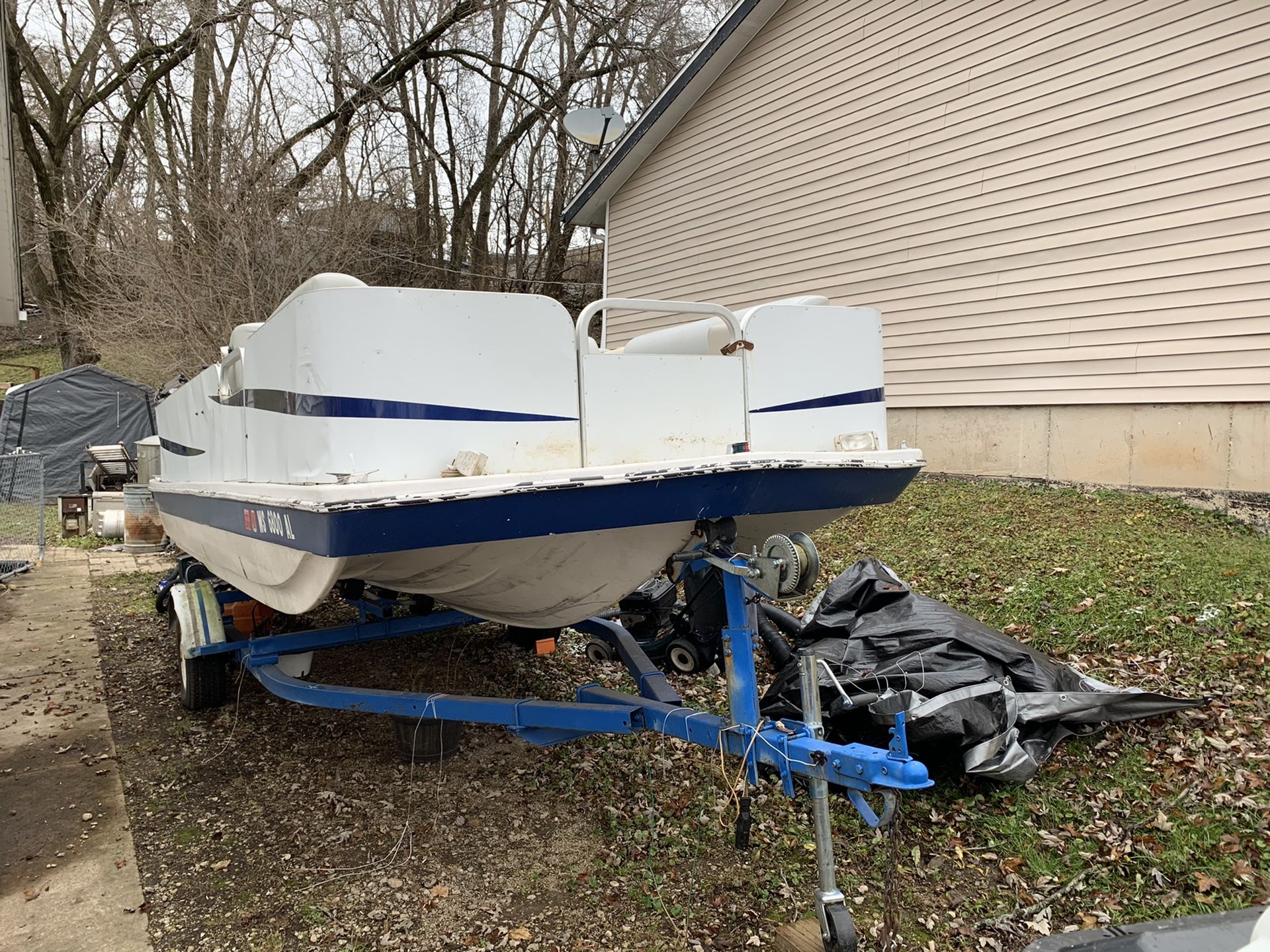 19’ Deck boat 150 h. Merc Price drop