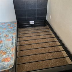 TWiN BED FOR SALE NEED GONE BY WEDNESDAY 05/15i