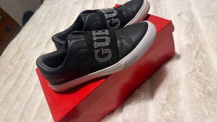 Guess women’s tennis shoes