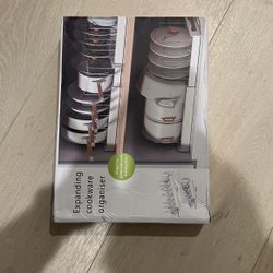Free expanding cookware organiser