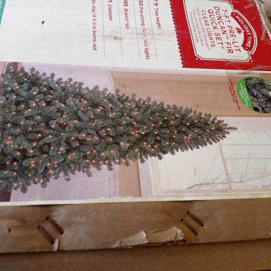 I HAVE A LOT OF CHRISTMAS STUFF IM GIVING AWAY WITH THE TREE SO MANY PICS ,, $99.99 IT'S MORE THAN COMPLETE  AND IT'S ALL EXPENSIVE 