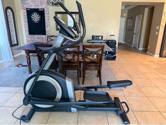 (Lightly Used) ProForm Carbon E7 Elliptical - Touchscreen & Power Incline