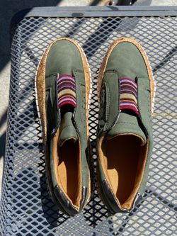 Slip on canvas shoes Size 8.5
