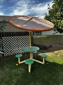 Mid-Century Modern Outdoor Picnic Table