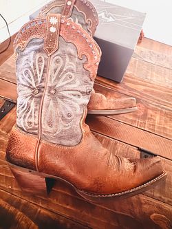 Women’s Ariat Boots 7.5