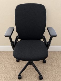 Black office chair