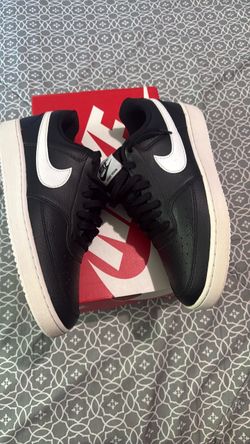 Nike Low-Top Black Leather Sneakers size 9