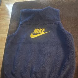 NIKE PARIS REVERSIBLE VEST BRAND NEW