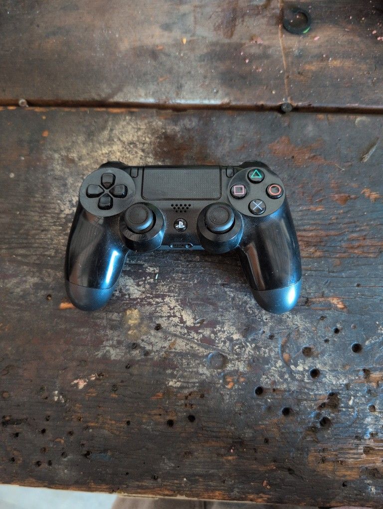 PS4 Controller