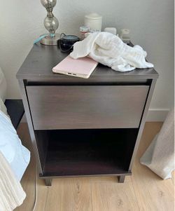 Nightstand set
