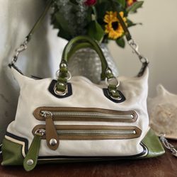 Authentic Coach Womens White Madison Sabrina White Leather Zipper Satchel  VGUC