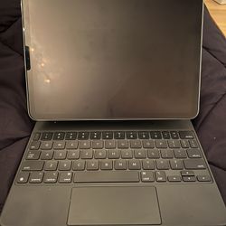 iPad Air (2020) Green, 64GB, With Apple Pencil (2nd Gen) And Magic Keyboard