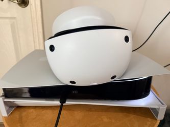 PS VR2 + Official Charging Station – Excellent Condition