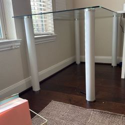Table – Glass Top + White Metal Legs