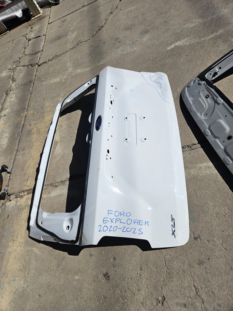 Ford Explorer Tailgate Oem Damaged 20 To 25