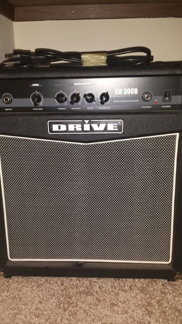 Drive CD 300B Bass Amp