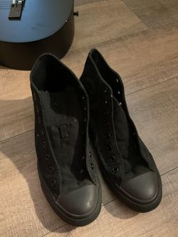 7.5 Men’s Size Black Converse