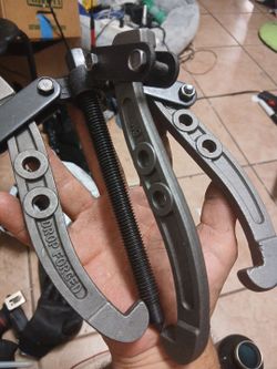 3 jaw gear puller