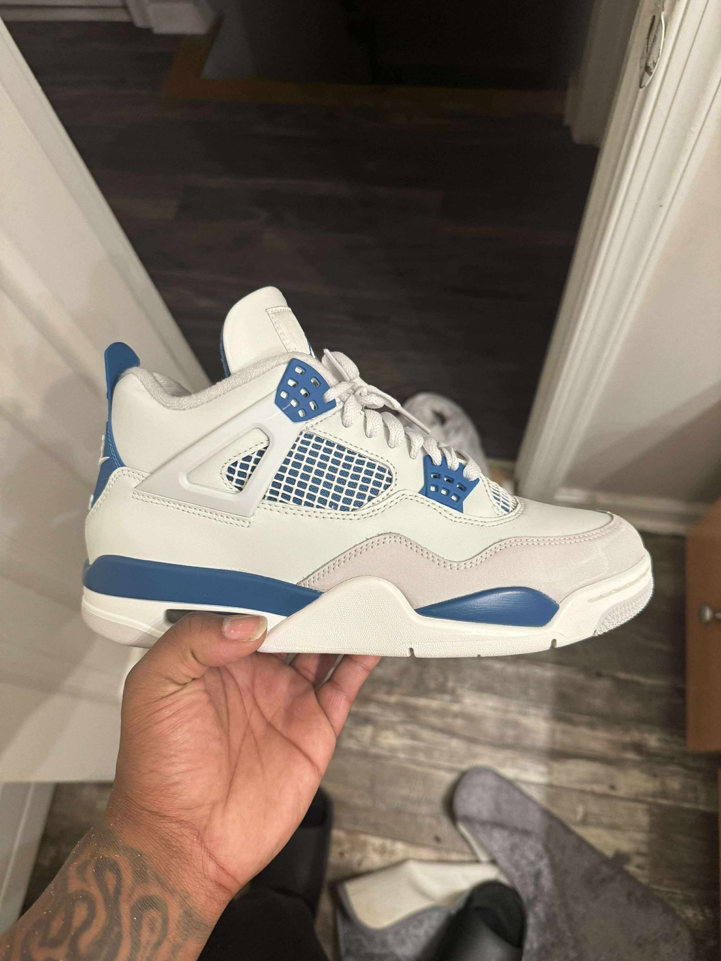 Size 9.5 Cash Or Trades