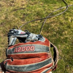 Baseball Glove A2000