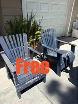 FREE PATIO CHAIRS (92115)