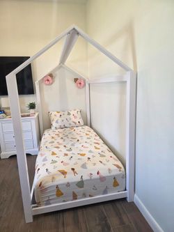 House Bed (mattress not included)