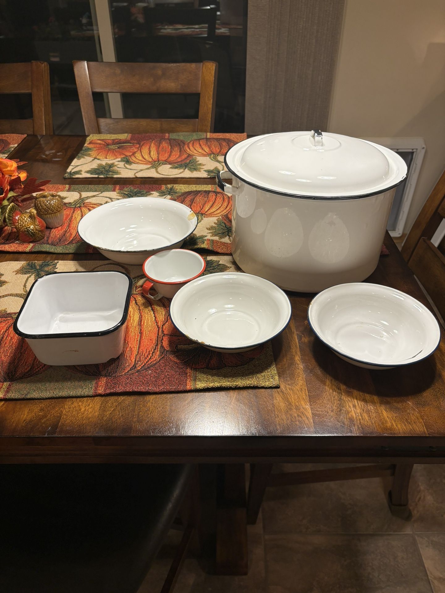 Vintage Lisk Flintstone Enamel Ware Set