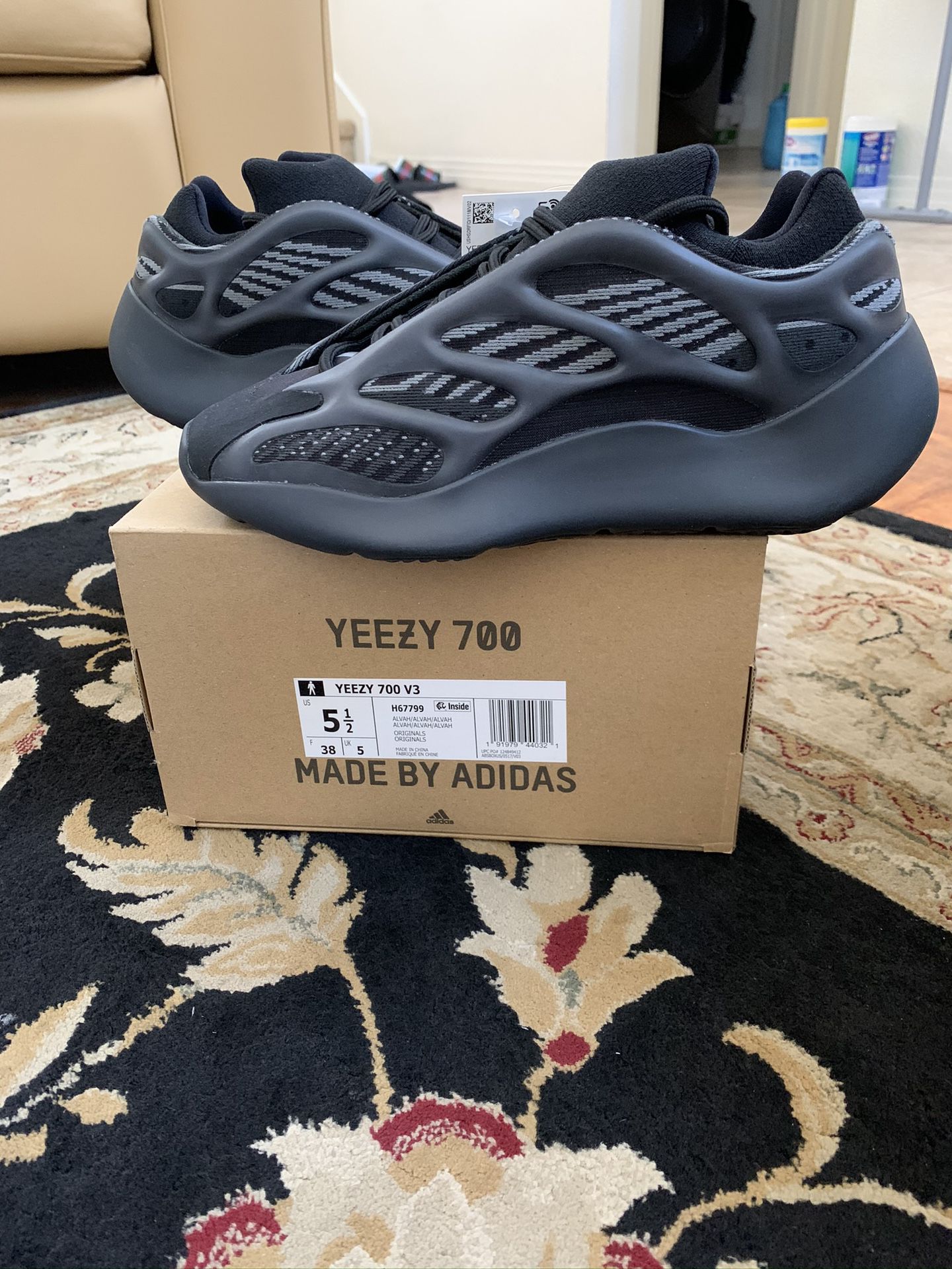 Adidas Yeezy 700 Alvah Black Size 5.5