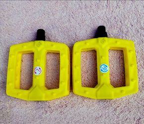 GT PC Logo Yellow BMX 9/16" Pedals