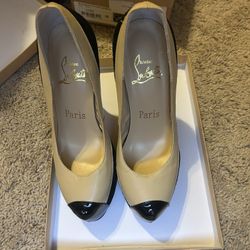 CHRISTIAN LOUBOUTIN/Black-Yellow Suede And Leather Two-Tone Cap Toe Mago Pumps.