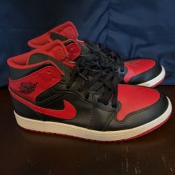 Air Jordan 1 “Bred” Colorway – Size [10] – Good Condition