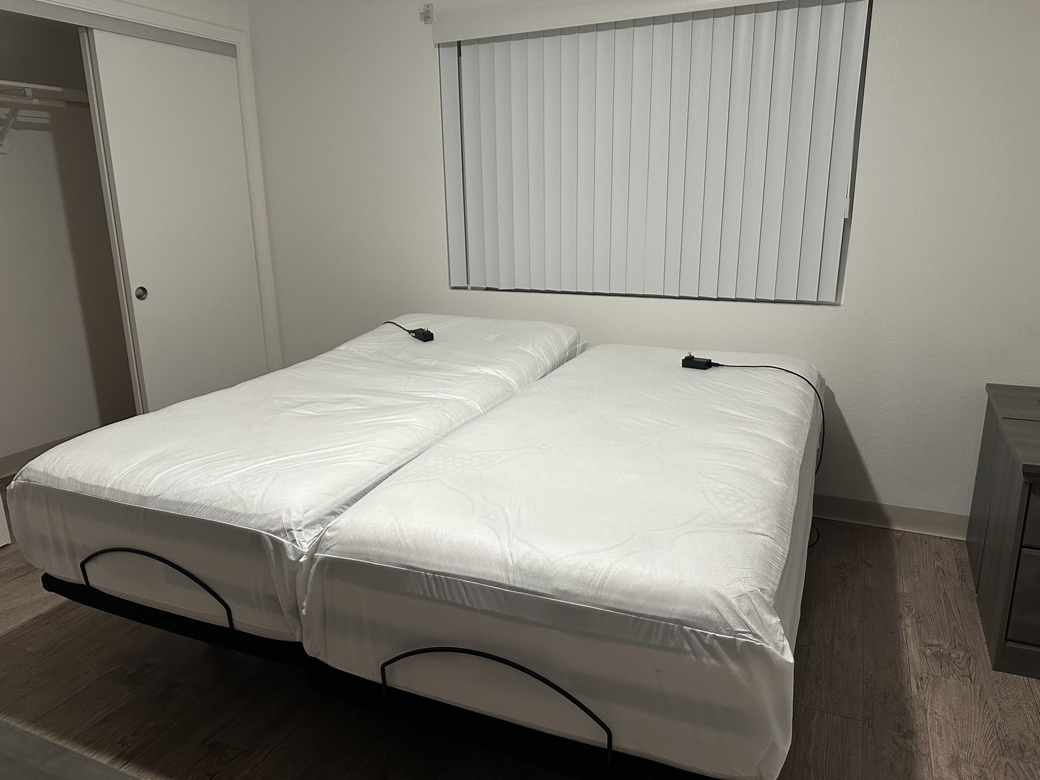 Split King Adjustable Beds