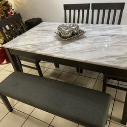 Dinning Table 