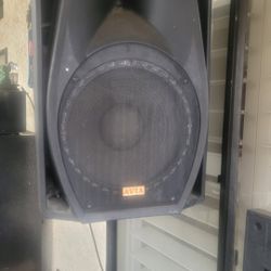 15" Bluetooth Speaker With Eq  Super Loud And Clean Firm Price 