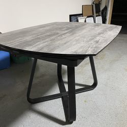 Modern Expendable Dining Table “Saturn”