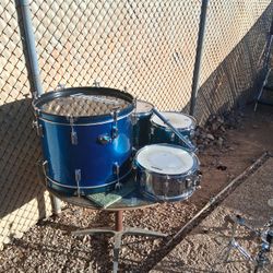 Ludwig Drum Set  450$ Obo
