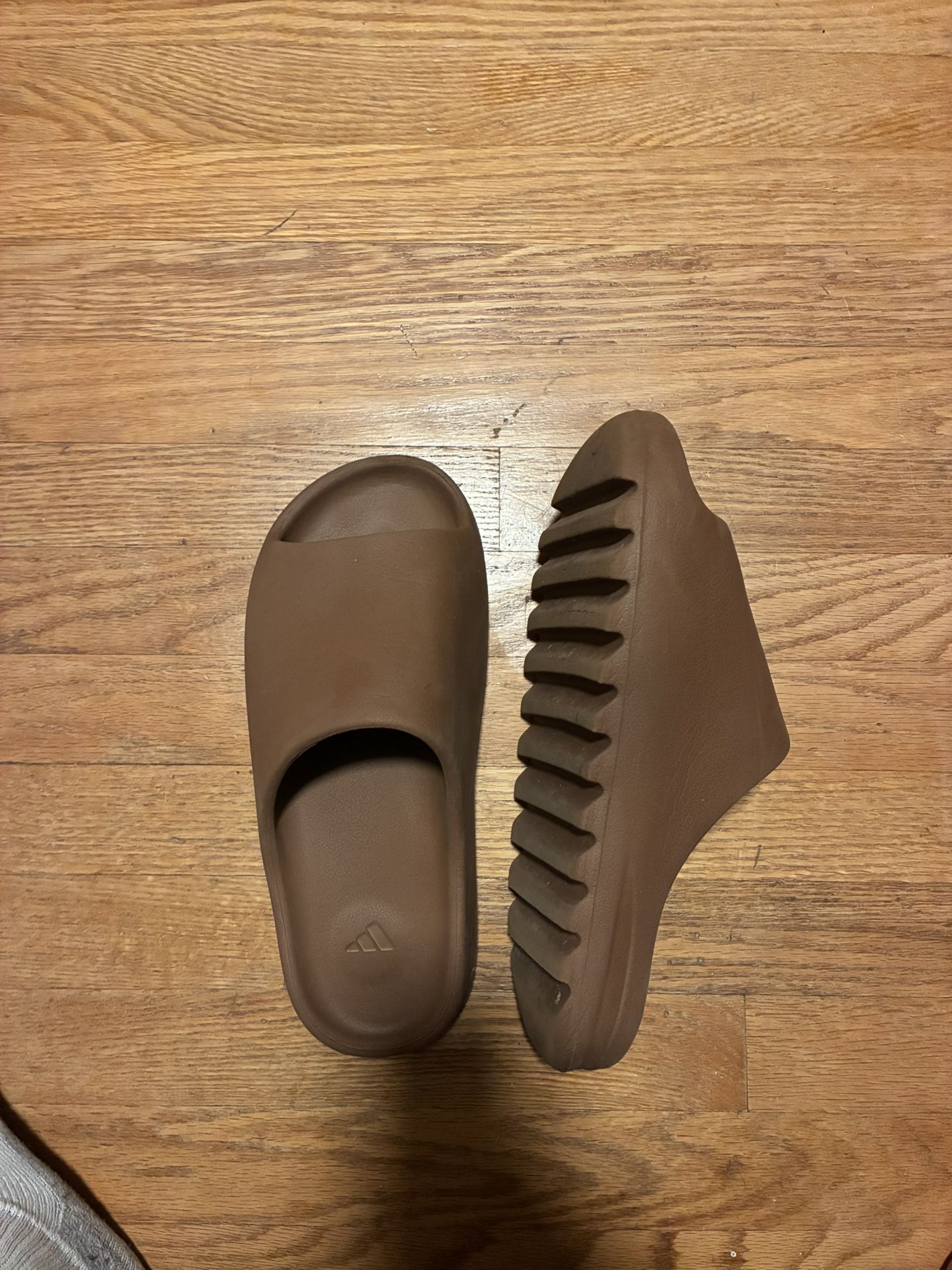 Adidas Yeezy Slides “Flax” 2022 Size 11