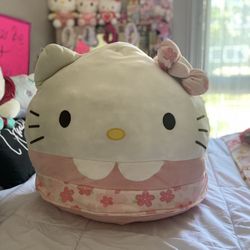 Hello kitty plushie