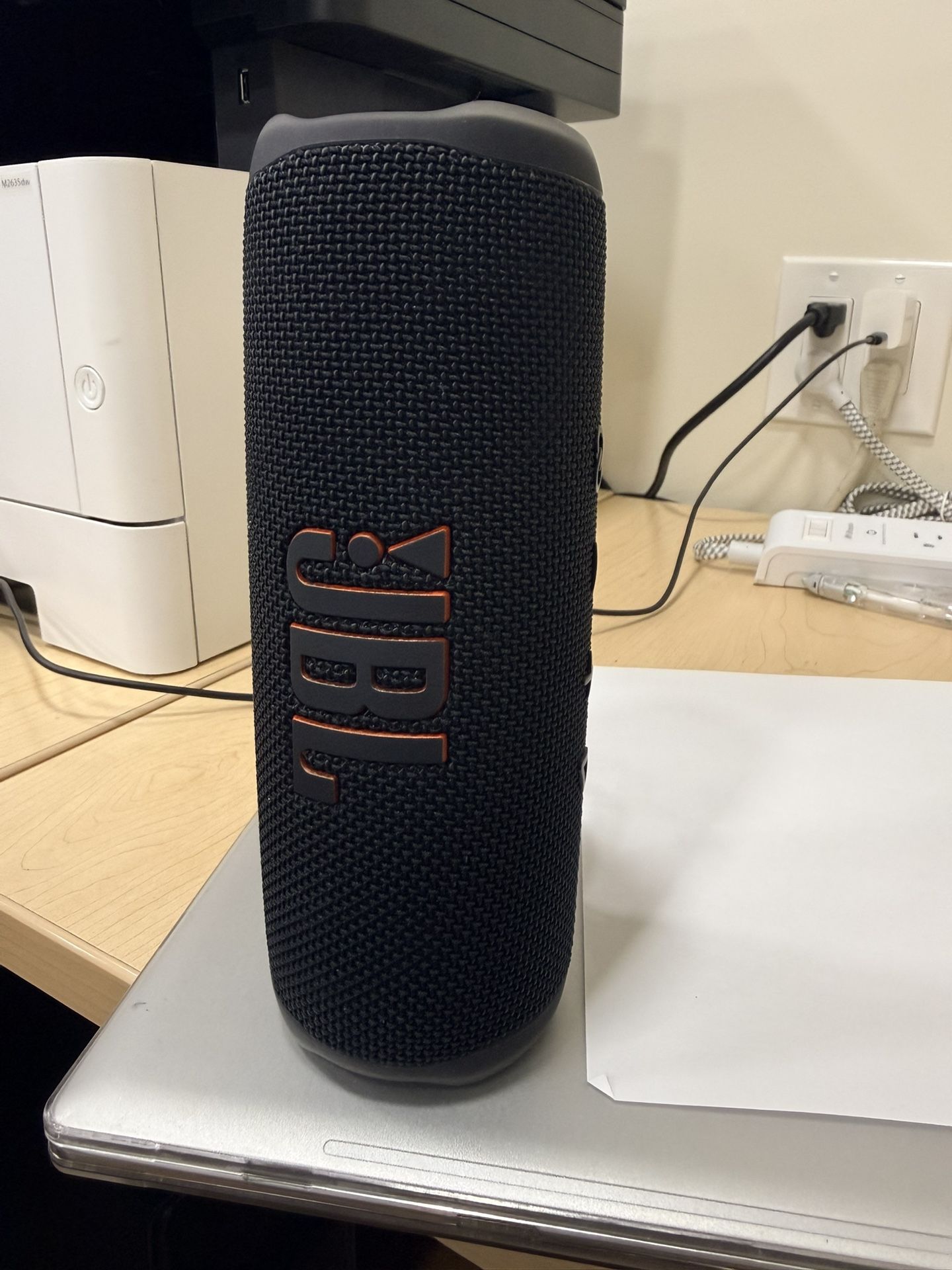 JBL Flip 6 Excellent Condition